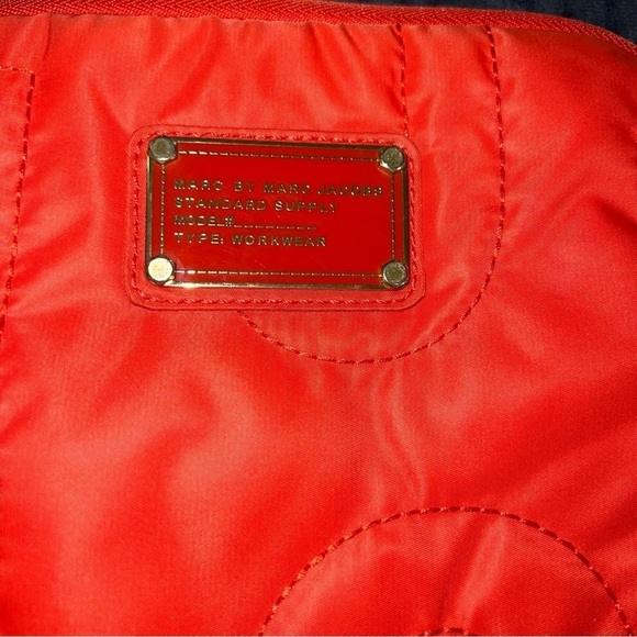 MARC JACOBS Tablet iPad Red Case 8” X 10.5” Quilted protector holder - Picture 2 of 12